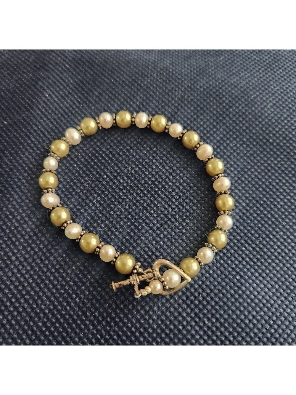 Single Strand Genuine White & Gray Pearl Toggle Bracelet - Picture 2 of 4